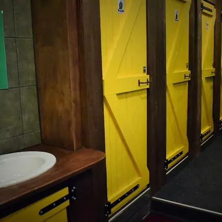 顽皮松鼠背包客旅舍